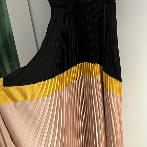 BCBG Maxazria dress - Picture 5 of 5